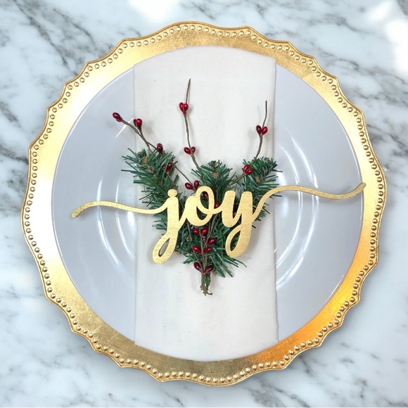 Set Of 8 Laser Cut Winter Holiday Place Setting Words In Gold - Picture 4 of 5